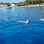 Sailing Edisa Rhodes Adventures Hotel en barco Rhodes City