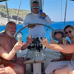 Sailing Edisa Rhodes Adventures עיר רודוס