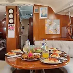 Sailing Edisa Rhodes Adventures Hotel en barco Rhodes City