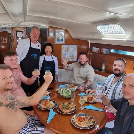 船上ホテル Sailing Edisa Rhodes Adventures *