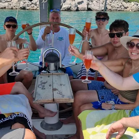 Bådhotel Sailing Edisa Rhodes Adventures